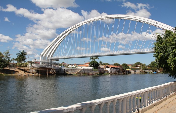 São Félix do Coribe ao fundo
